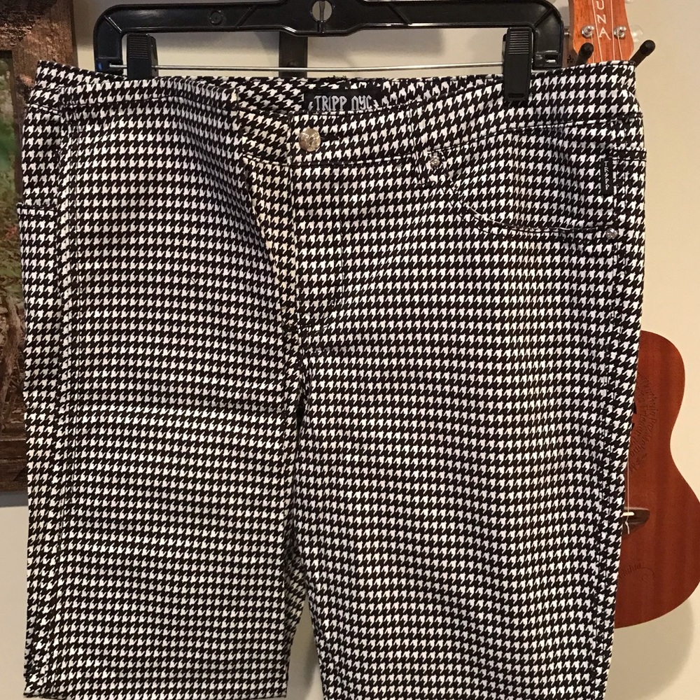 Stretch jeans with herring bone pattern